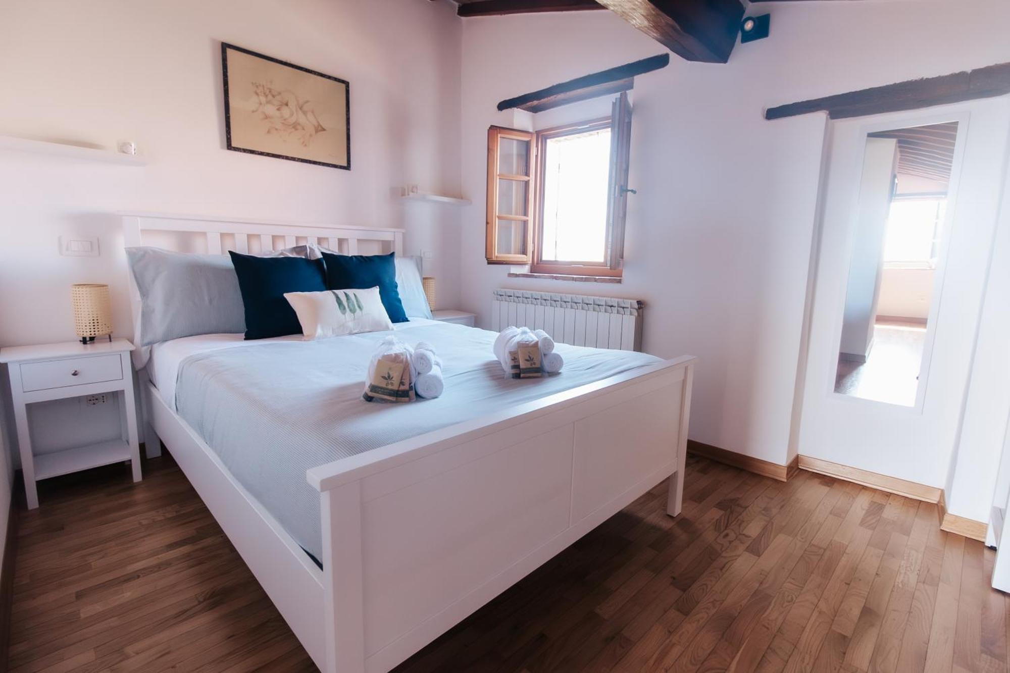 Donna Laura - Holiday Home Сан-Куїрико-д'Орча Номер фото